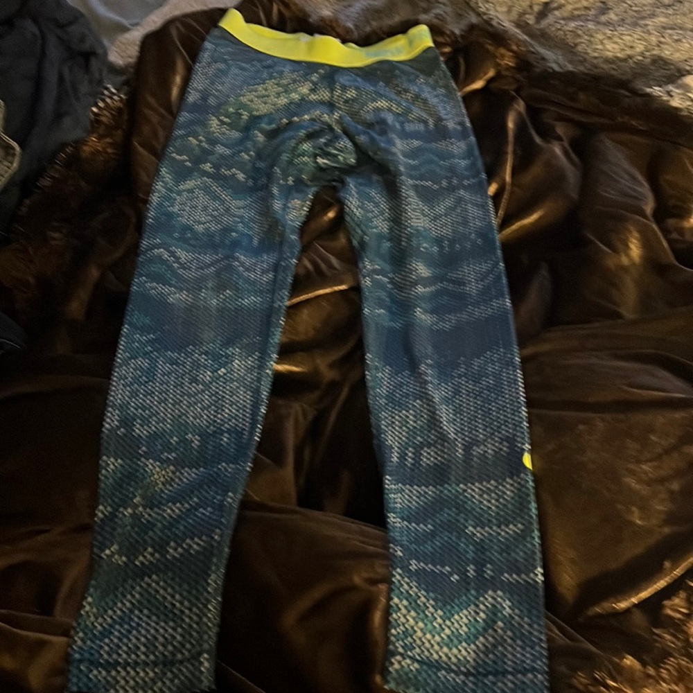 Blue Nike pro leggings